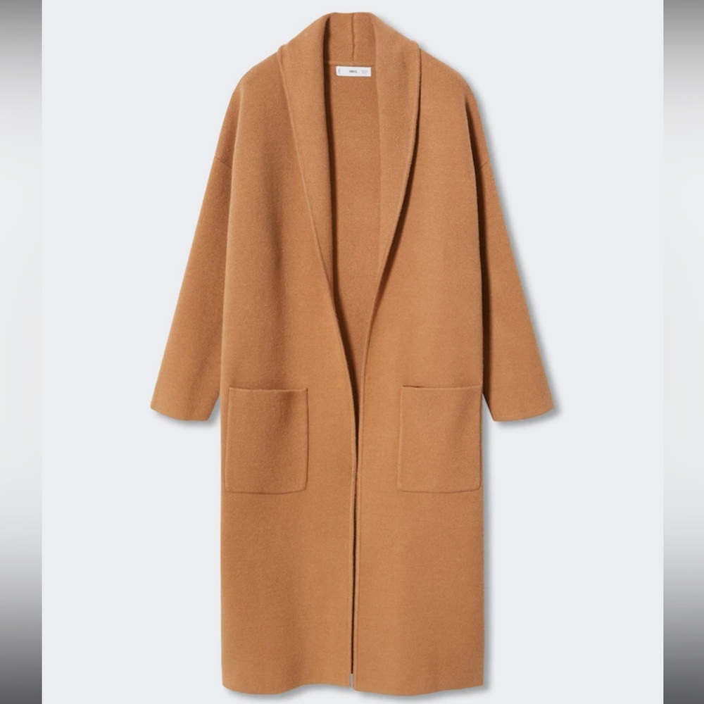 Oversized knitted coat with pockets